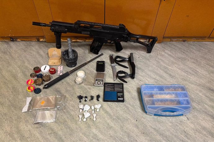 Material confiscat al punt de venda de droga