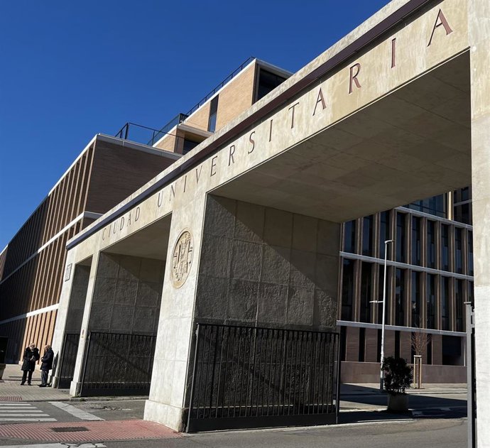 Archivo - Acceso a la ciudad universitaria de Zaragoza.