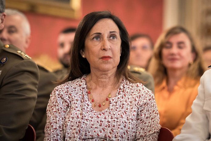 La ministra de Defensa, Margarita Robles, preside el acto de imposición de Grandes Cruces al Mérito Militar, en el Cuartel General del Ejército de Tierra, a 22 de julio de 2025, en Madrid (España). Las Cruces del Mérito Militar reconocen a los miembros de