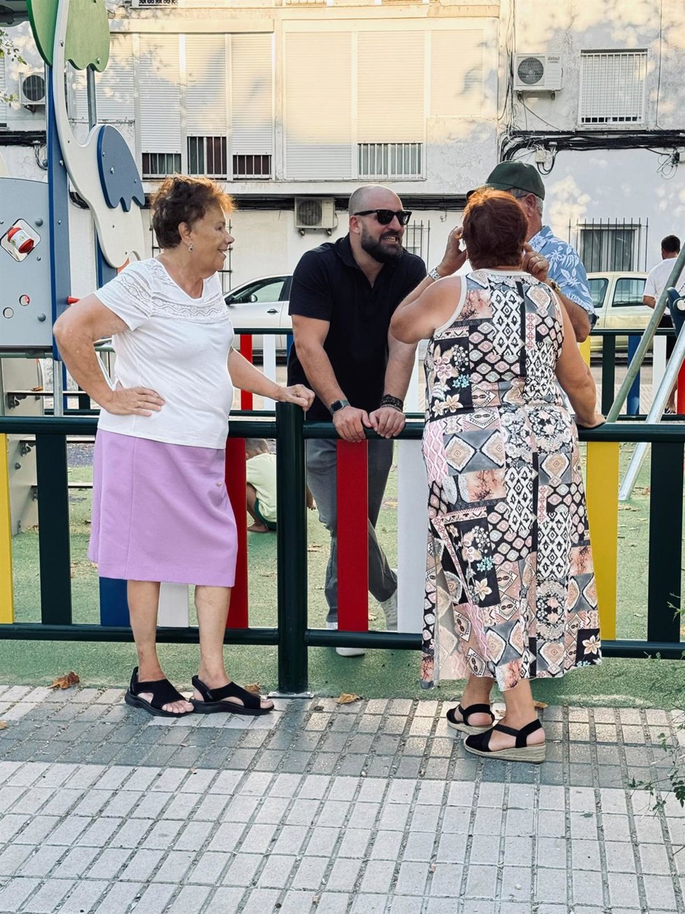 El alcalde de El Puerto en el nuevo Parque Infantil de La Nieves