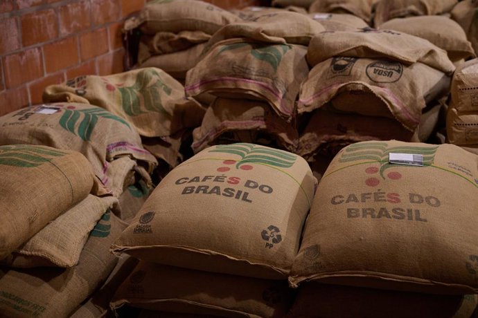 July 18, 2025, Franca, Sao Paulo, Brazil: Bags of arabica coffee prepared for export on a farm in the Alta Mogiana region, Franca, Sao Paulo, Brazil, on July 18, 2025. With the announcement of trade tariffs by the US government against Brazil, instability