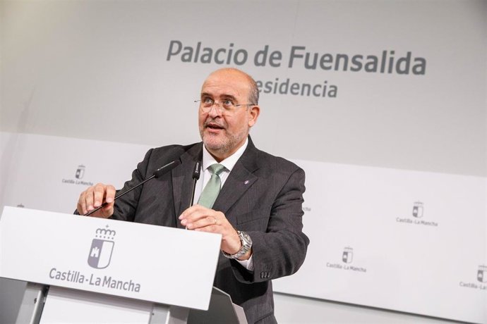 Archivo - El vicepresidente primero de la Junta, José Luis Martínez Guijarro