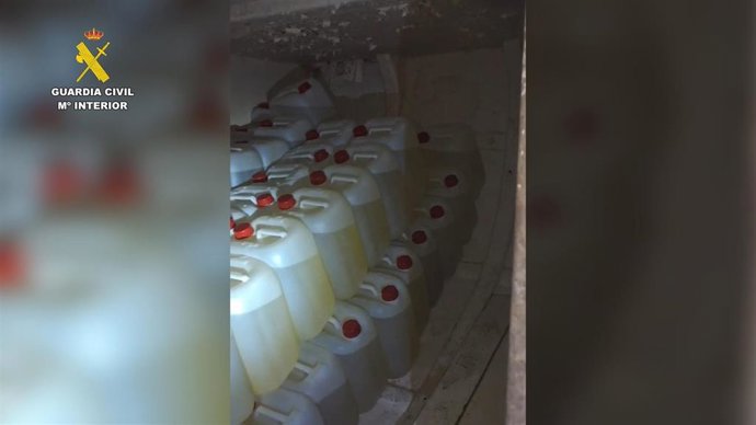 Intervenidos 25.000 litros de combustible y diez embarcaciones para petaqueo del narcotráfico en la costa de Huelva con 24 detenidos