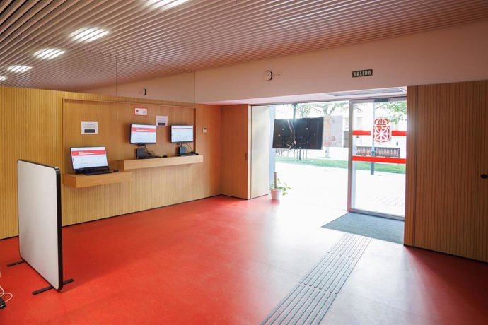 Archivo - Oficina de Atención Ciudadana de Pamplona, distinguida con la certificación AENOR, que la acredita como un servicio 100% accesible
