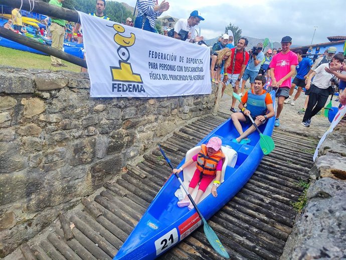 Archivo - Imagen de un participante de la Fundación También en el Descenso del Sella Adaptado de 2024