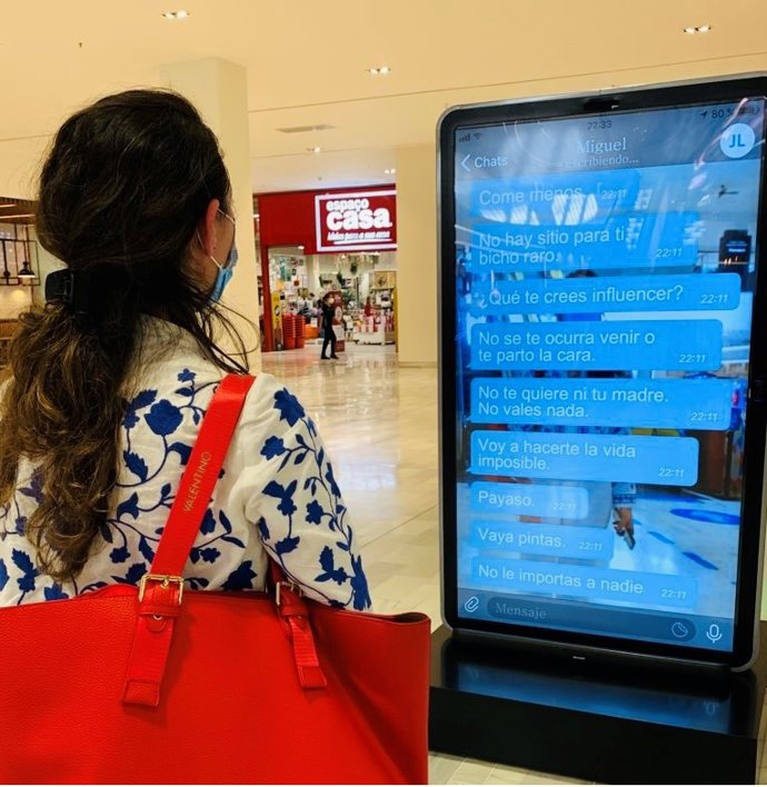 Archivo - Imagen de recurso en relación con un caso de acoso a través de redes sociales  