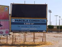 IU denuncia las vallas de Vox en El Ejido (Almería) por posible incitación al odio: "No podemos retroceder 25 años"