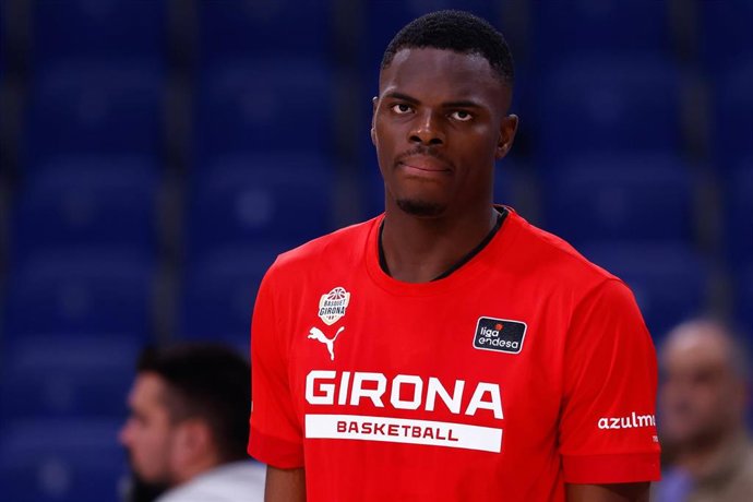 Archivo - James Nnaji of Basquet Girona looks on during the Spanish League, Liga ACB Endesa, basketball match played between Real Madrid and Basquet Girona at WiZink Center on October 20, 2024, in Madrid, Spain.