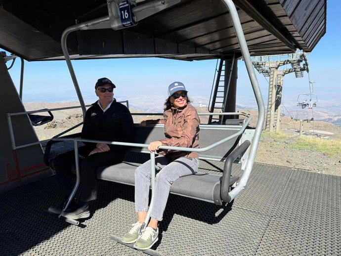 La consejera de Fomento, Rocío Díaz, en su visita a Sierra Nevada el 1 de agosto de 2025.