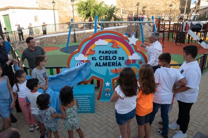 Inauguración del parque infantil 'El cielo de Almería', en Bayárcal.