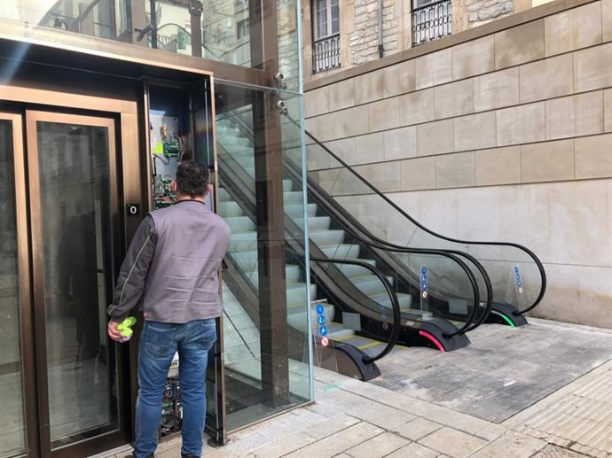 Erdi Aroko hiriguneko eskailera mekanikoak Gasteizen