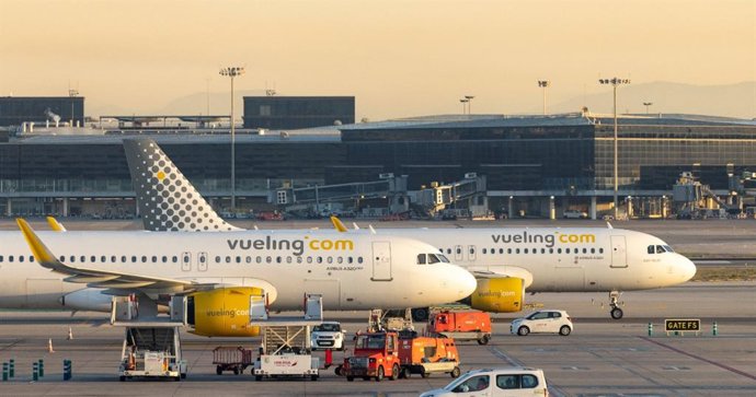 Archivo - Uns avions de Vueling