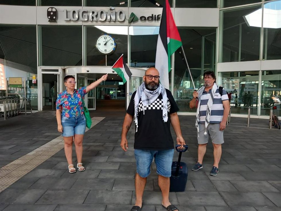 El activista riojano Sergio Toribio a su llegada a Logroño
