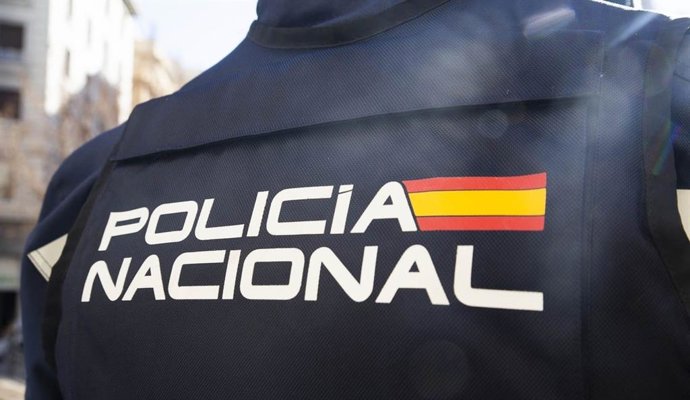 Archivo - Agente de Policía Nacional.