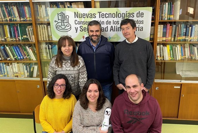 Investigadores del grupo Newtec de la Universidad de León (ULE) que han publicado la investigación sobre genes de resistencia a antibióticos.