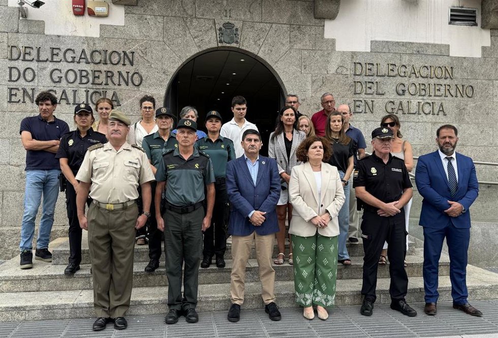 El delegado del Gobierno, Pedro Blanco, en el minuto de silencio celebrado este viernes por la mujer asesinada por su pareja en Navarra, a 1 de agosto de 2025.