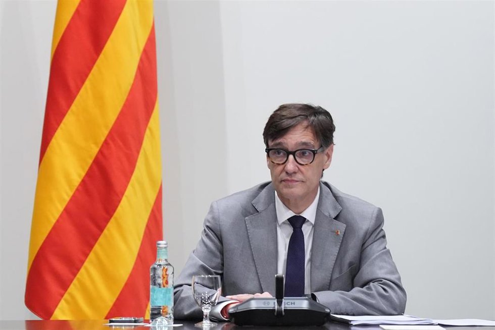 Archivo - El presidente de la Generalitat de Catalunya, Salvador Illa, se reúnen con la Comisión técnica para la ampliación del Aeropuerto Joan Tarradellas Barcelona-El Prat, a 10 de junio de 2025, en Barcelona, Catalunya (España). 