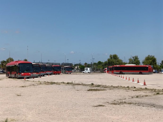 EMT València reasfalta las cocheras norte y sur para mejorar sus condiciones durante el mes de agosto