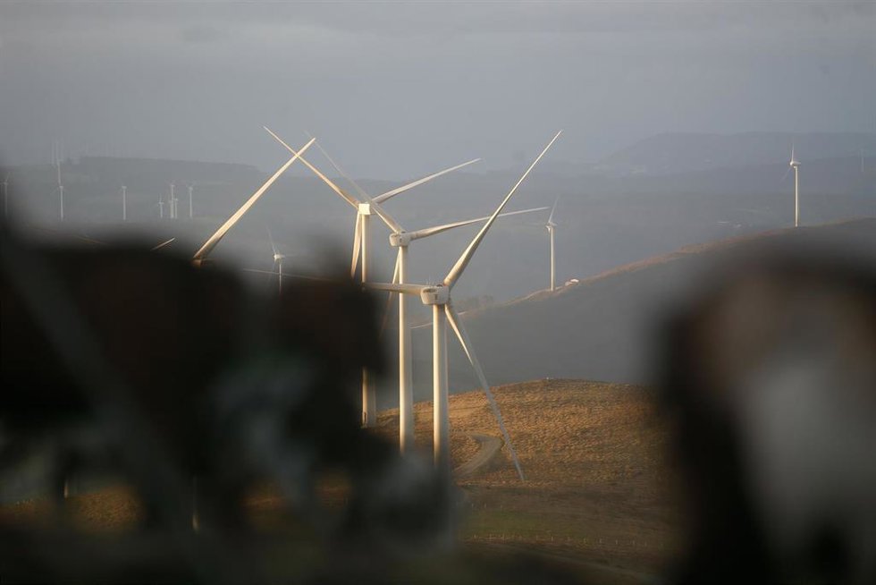 Archivo - Un parque eólico, a 28 de marzo de 2025, en Muras, Lugo, Galicia (España). El Tribunal Supremo ha dictado una sentencia que despeja el futuro de muchos proyectos de la industria eólica en Galicia. El hecho de que dos o más instalaciones de par
