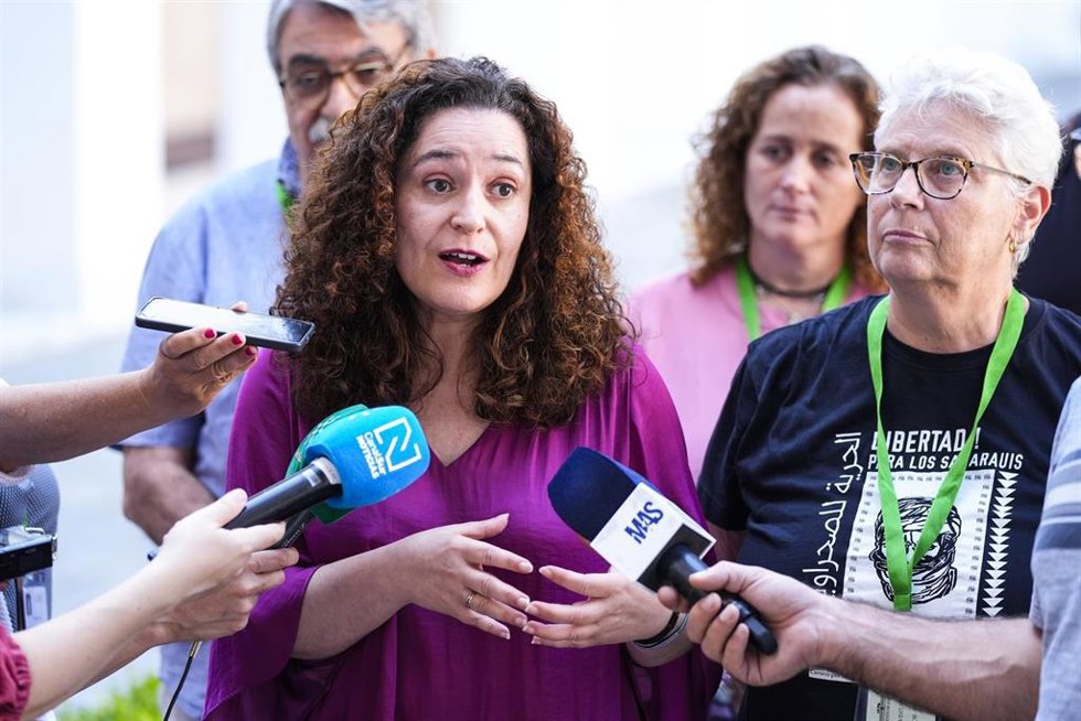 Archivo - La portavoz del Grupo Por Andalucía, Inmaculada Nieto, atendiendo a los medios. 