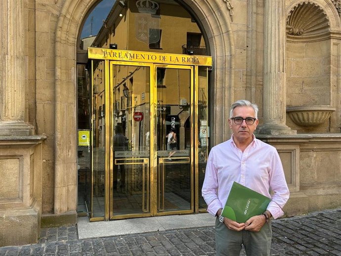 El portavoz adjunto del Grupo Parlamentario VOX La Rioja, Héctor Alacid