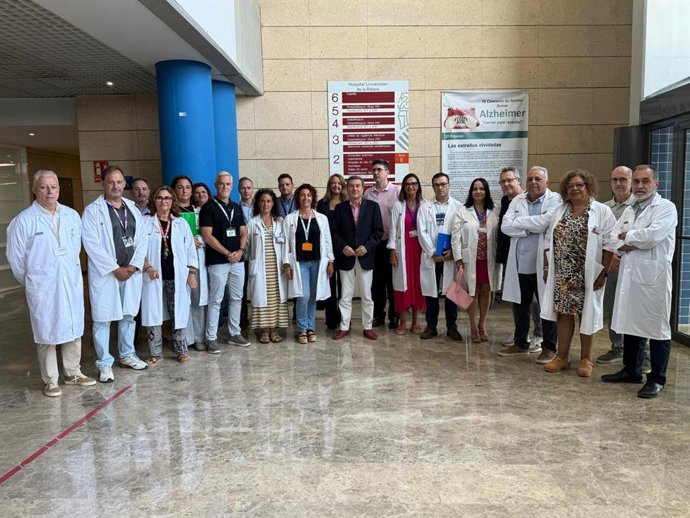 El conseller de Sanidad, Marciano Gómez, ha firmado en el Hospital de la Ribera, en Alzira (Valencia), el acuerdo alcanzado entre su Conselleria y el Comité de Empresa.