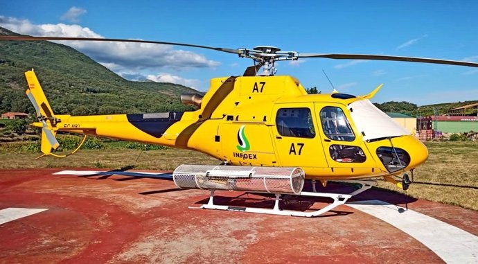 Archivo - Helicóptero del Infoex en una imagen de archivo