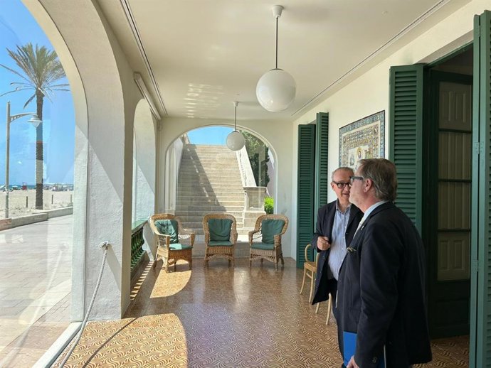 El president de l'Autoritat Portuària de Tarragona, Santiago J. Castellà, visita el Museu Pau Casals al Vendrell