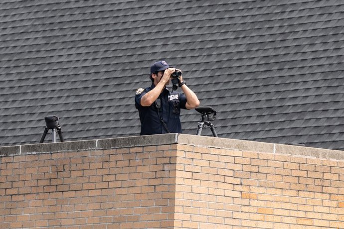 July 31, 2025, New York, New York, United States: Police officers from counterterrorism unit guard funeral service of NYPD officer Didarul Islam outside of Parkchester Jame Masjid in New York, NY on July 31, 2025. Didarul Islam was one of four people kill