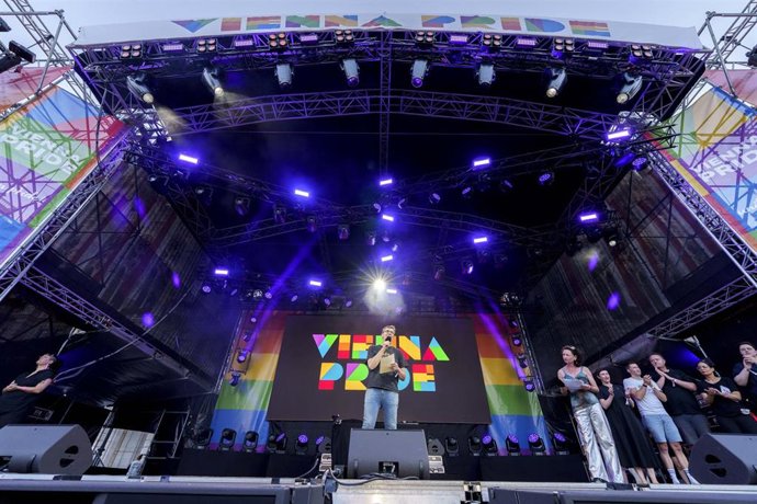 Archivo - El alcalde de Budapest, Gergely Karacsony, participa en el Orgullo de Viene (archivo).