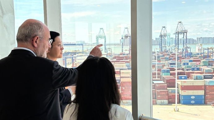 Duch en el puerto chino