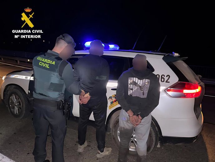 Dos detenidos por quemar media tonelada de cable de cobre sustraído en un espacio protegido de Riaño (León)