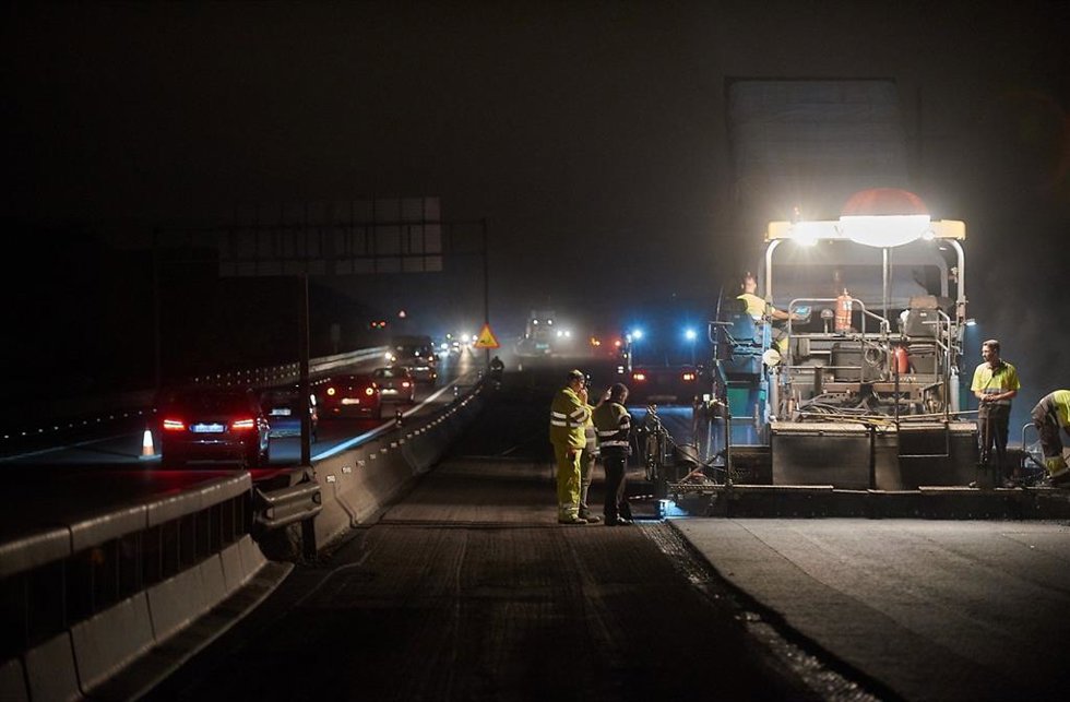 Anuncian cortes nocturnos del tráfico en la TF-1 este domingo por trabajos de asfaltado en la vía