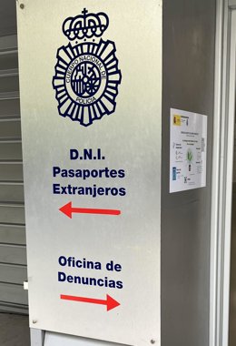 Archivo - Detenidas dos personas por estafar 980 euros a personas en situación irregular con falsas citas de asilo