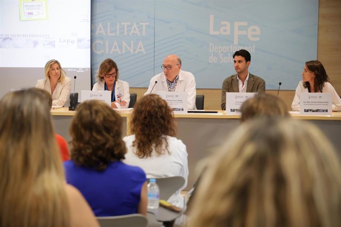 Archivo - El Hospital La Fe obtiene el certificado de excelencia por implementar el 'Decálogo de la Eliminación de la Hepatitis C'