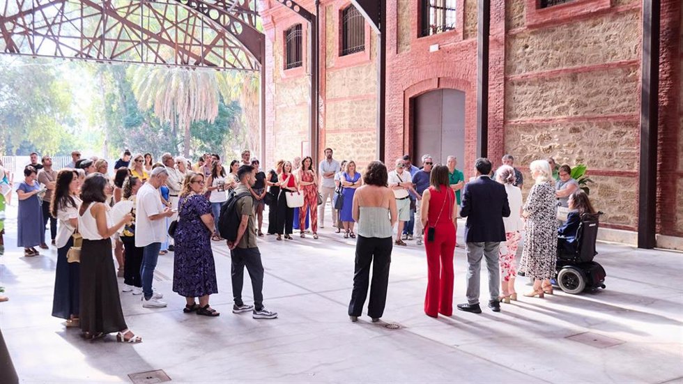 Más de 2.000 personas visitan los antiguos depósitos de tabaco en las jornadas de puertas abiertas.