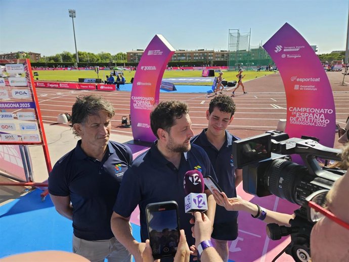 Viñuales durante su visita