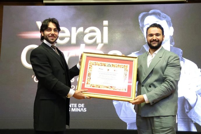 Yerai Cortés recibe el 'Castillete de Oro' y cumple su "sueño" de formar parte del Cante de las Minas