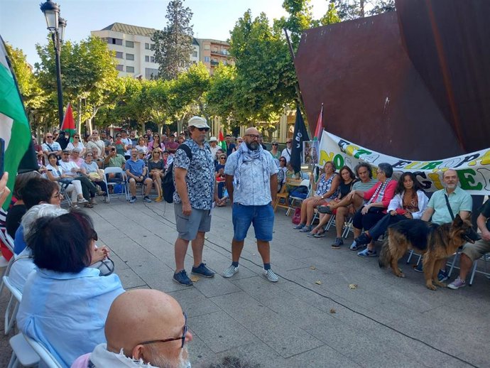 Una concentración da la bienvenida al activista riojano deportado por Israel y pide a Capellán un posicionamiento claro