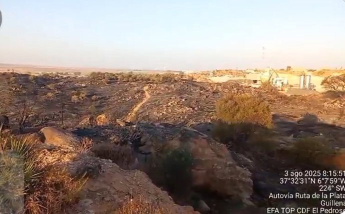 El incendio de Cantera Buena Vista de Gerena (Sevilla) se encuentra estabilizado.