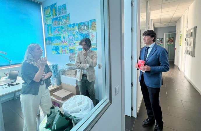 La Junta asesora a 8.300 emprendedores impulsando la creación de más de 7.400 empresas desde los Centros Andaluces.