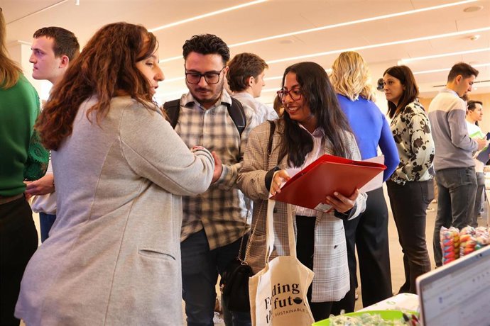 Archivo - La remuneración profesional del ingeniero industrial está por encima del salario medio.