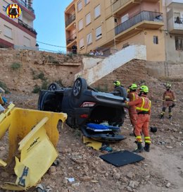 Tres heridos al caer con su vehículo en el barranco de Paiporta