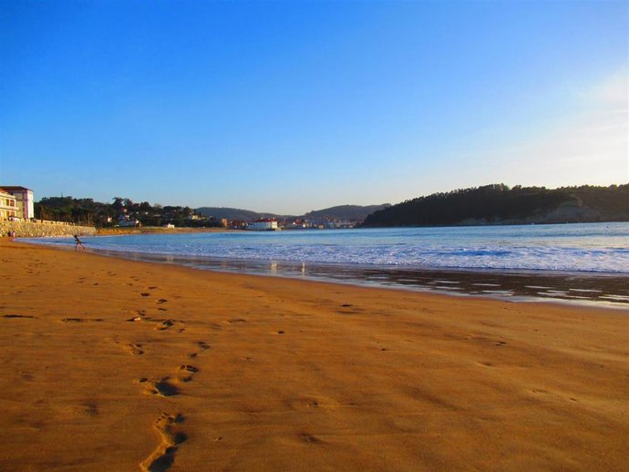 Archivo - Playa de Gorliz (Bizkaia)