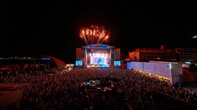 El Bahía Sound de San Fernando llega a su hemiciclo con 45.000 asistentes y seis espectáculos 'soldout'.