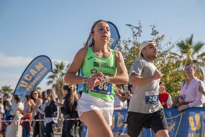 Archivo - Entrenar por la mañana temprano o a última hora de la tarde es "clave" para evitar riesgos en la salud