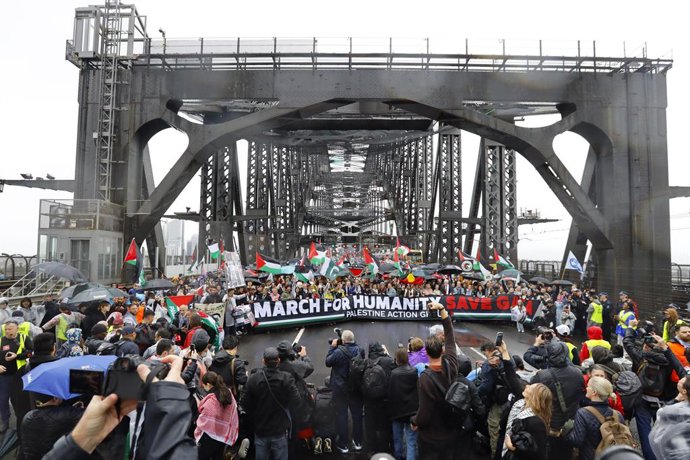 August 3, 2025, Sydney, Australia: Protesters march across the Sydney Harbour Bridge during the rally. Thousands of protesters took part in the 'March for Humanity Save Gaza,' crossing the Sydney Harbour Bridge to call for an end to Israelâ€s military ass