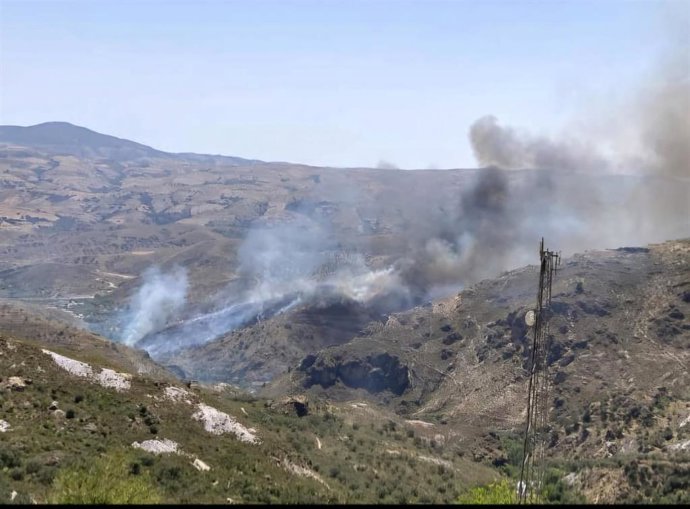 Declarado un incendio forestal en Cádiar, cerca de la pedanía de Yátor.