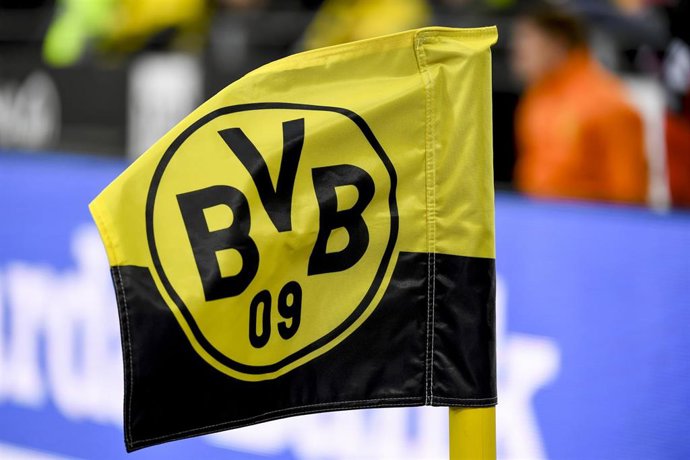 Archivo - Bandera del Borussia Dortmund