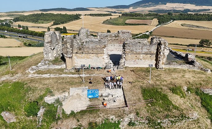 Archivo - El Castillo de Tiebas, visto desde el cielo.